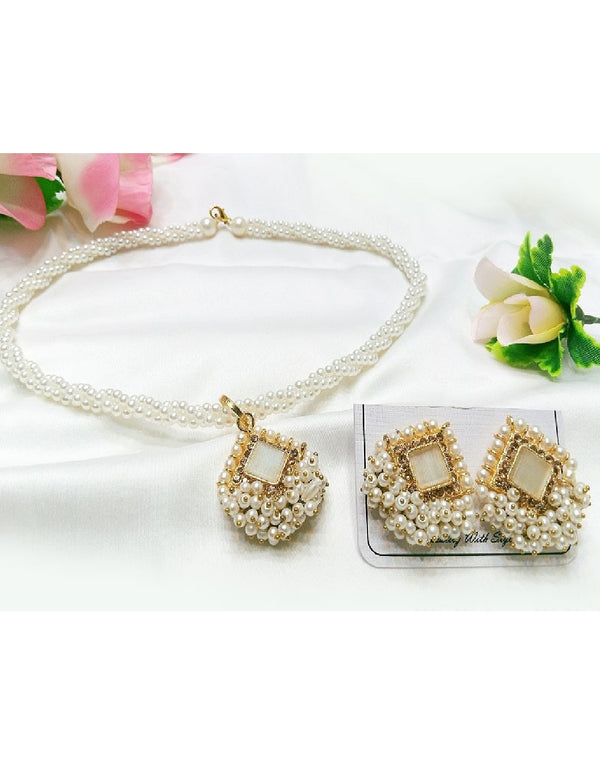 Elegant Pearl Mala Necklace Set with Earrings