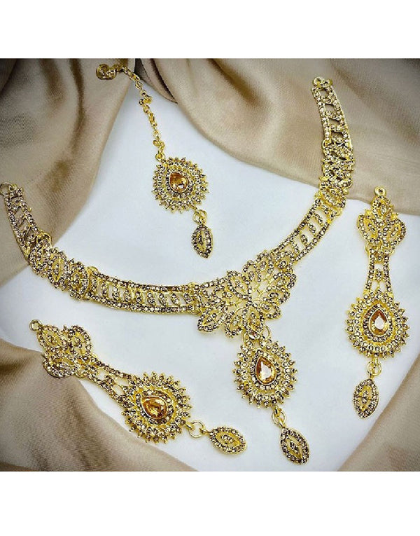 Adorable Party Wear Jewelry Set with Drop Earrings & Maang Teeka