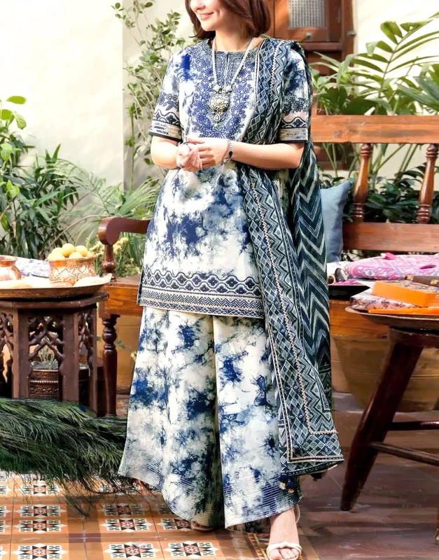 Digital print karandi unstitched winter 3-piece suit front view - Pakistani warm outfit with thread embroidery